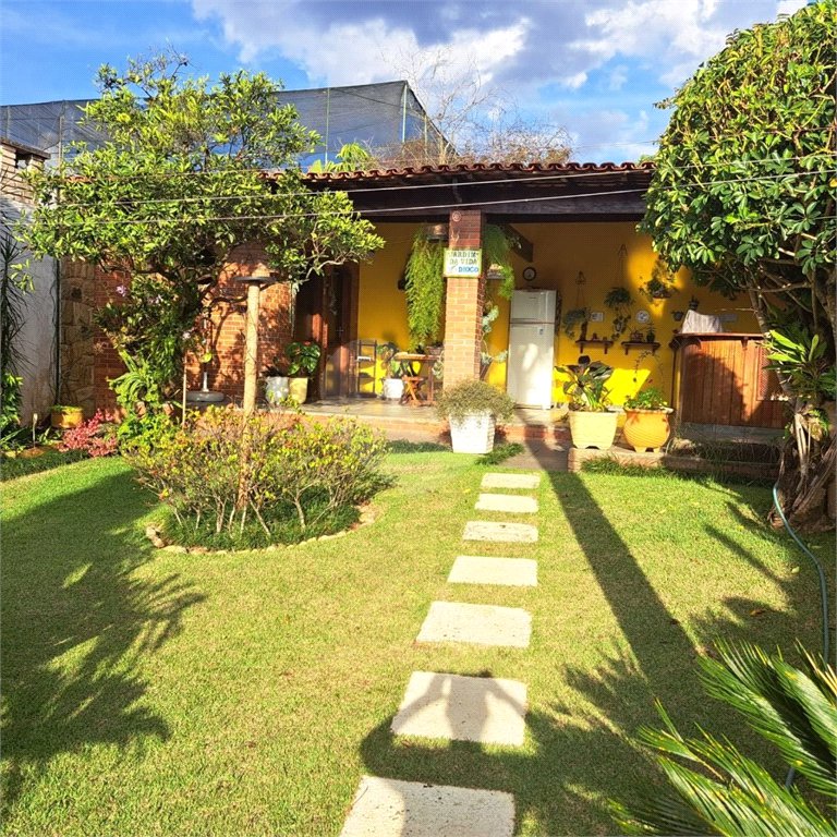 Casa Térrea à venda com 3 quartos, sendo 2 suítes,  em Vila Oliveira, Mogi das Cruzes, SP
