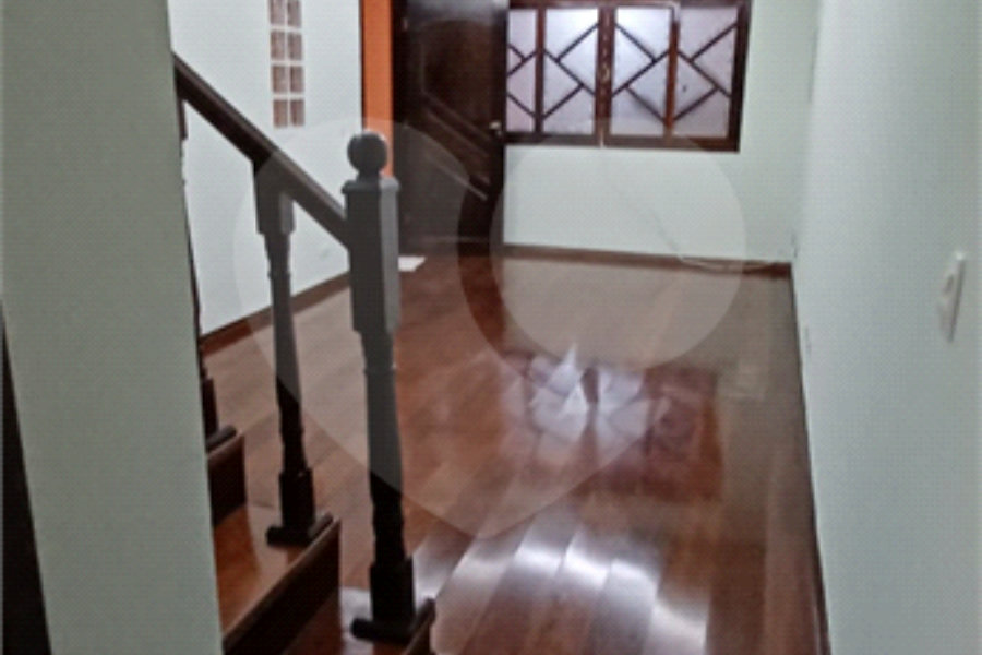 Sobrado à venda com 3 quartos, sendo 1 suíte, em Parque Renato Maia, Guarulhos, SP