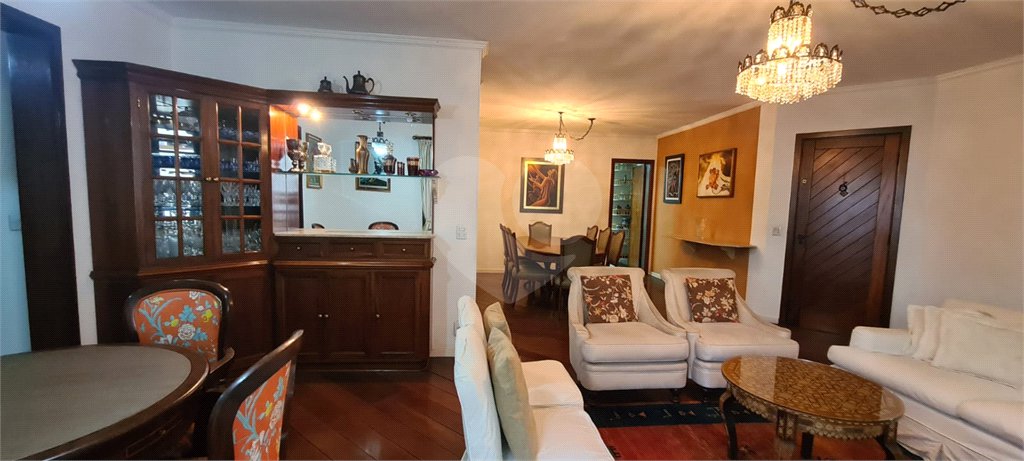 Apartamento à venda com 3 quartos, sendo 1 suíte,  em Indianópolis, São Paulo, SP