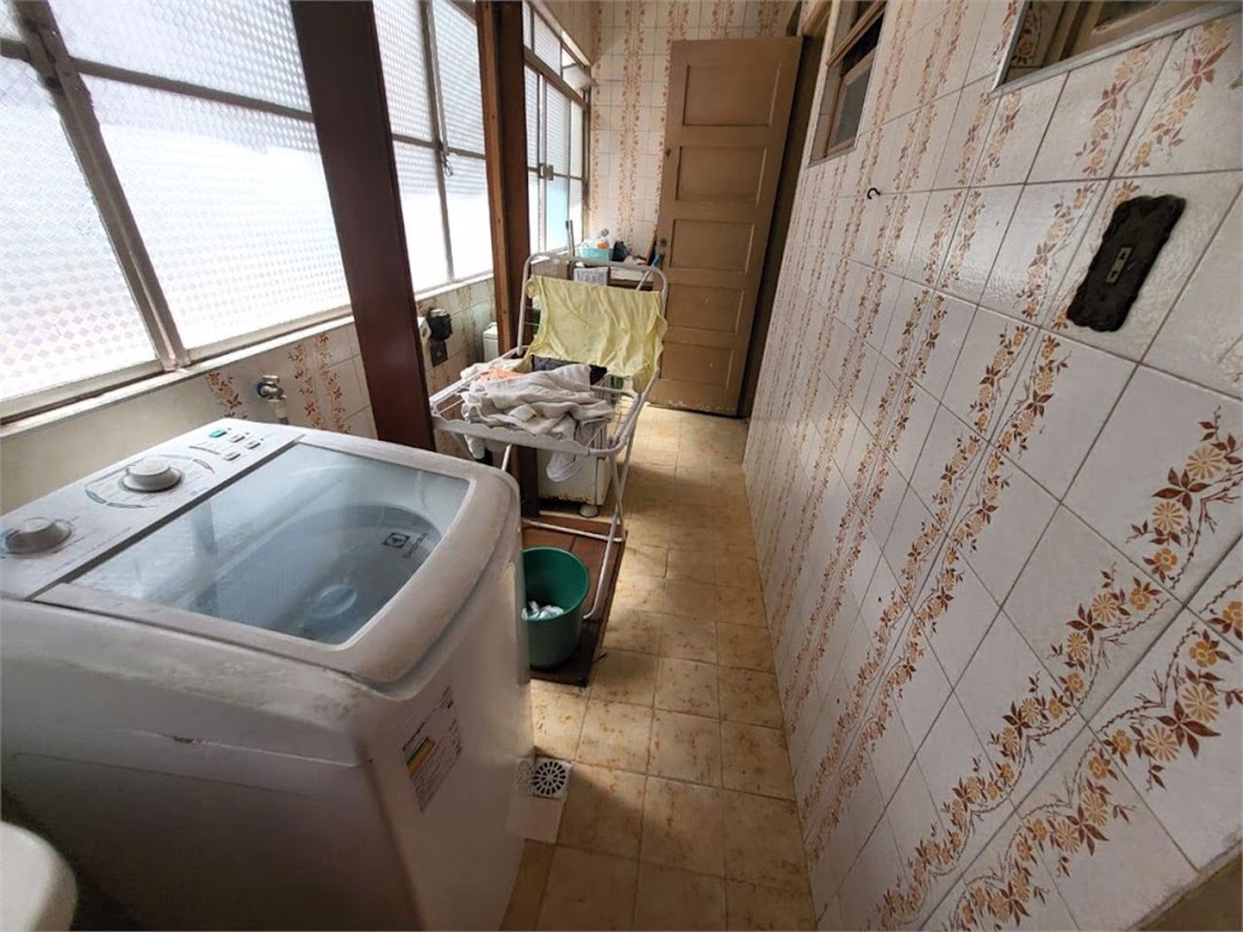 Apartamento com 4 dormitórios à venda, 180 m² por R$ 700.000,00 - Gonzaga - Santos/SP