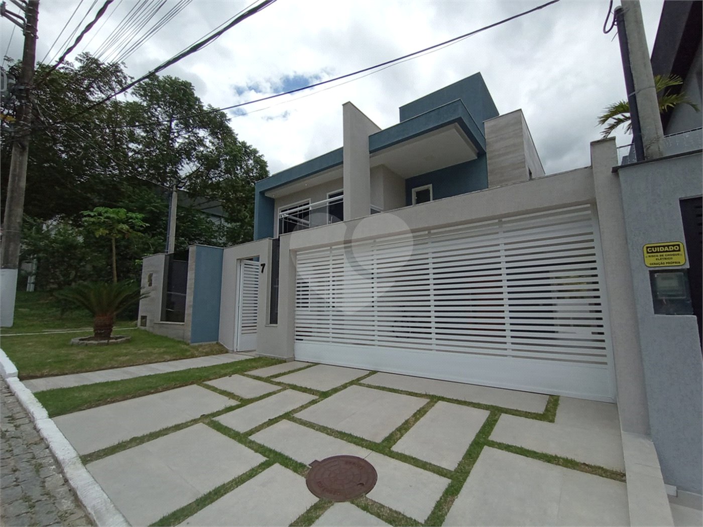 Casa à venda com 3 quartos, sendo 1 suíte, no condomínio Fazenda Cantagalo, Rio de Janeiro - RJ