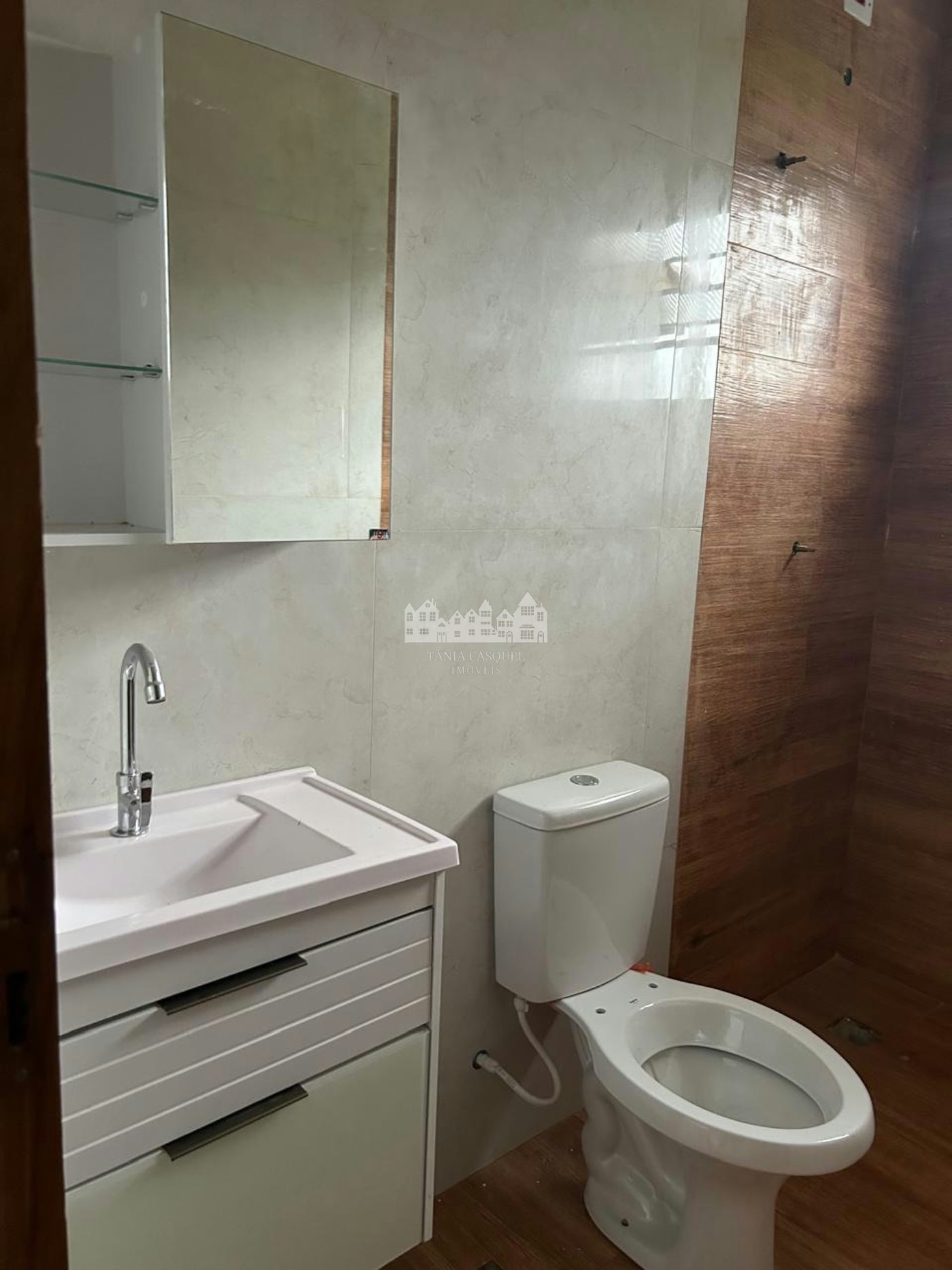 Casa à venda com 2 quartos, sendo 1 suíte, em Parque Hortência, Bom Jesus dos Perdões, SP