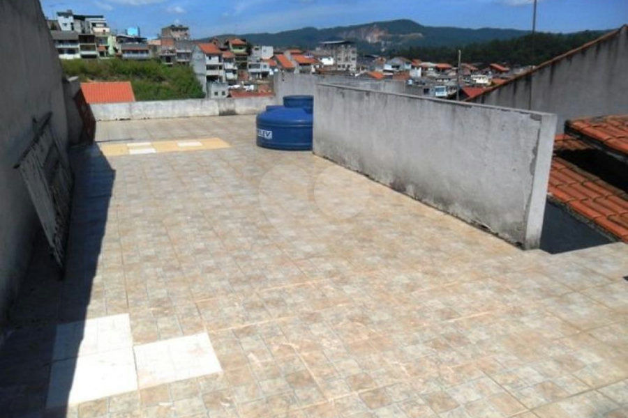 Sobrado à venda com 3 quartos, sendo 1 suíte, em Parque Continental, Guarulhos, SP