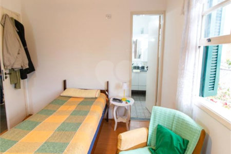 Sobrado à venda com 3 quartos, sendo 1 suíte, em Alto da Boa Vista, São Paulo, SP