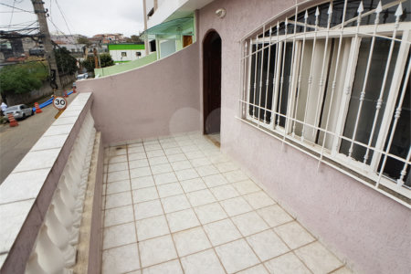 Sobrado à venda com 3 quartos, sendo 1 suíte, em Parque Vitória, São Paulo, SP