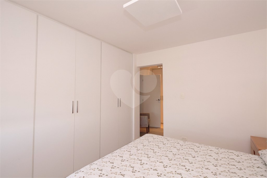 Apartamento à venda com 4 quartos, sendo 1 suíte, em Alto da Boa Vista, São Paulo, SP