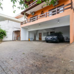 Sobrado à venda com 4 quartos, sendo 2 suítes,  em Interlagos, São Paulo, SP