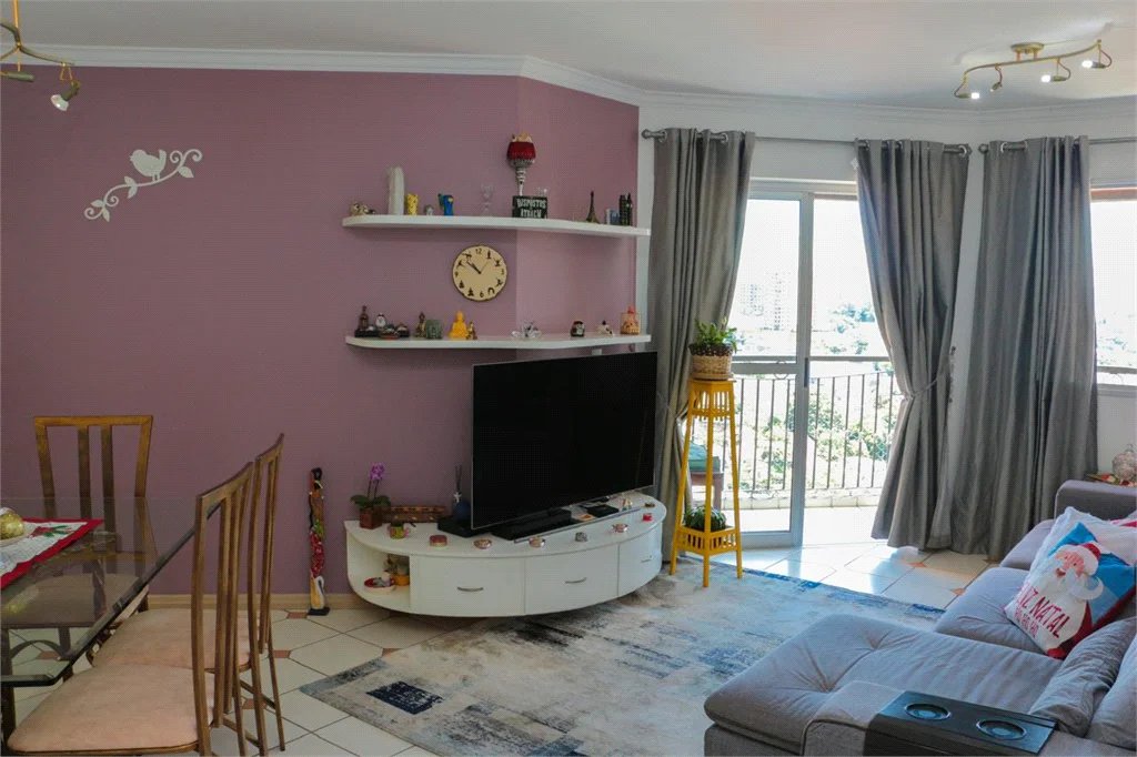 Apartamento à venda com 3 quartos, sendo 1 suíte,  em Vila Gomes, São Paulo, SP