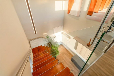 LOFT DUPLEX DE CINEMA. VENHA FAZER UMA VISITA.