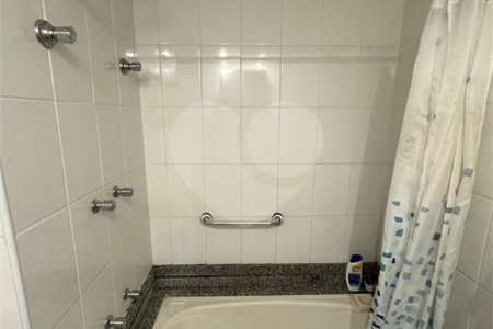 Casa à venda com 3 quartos, sendo 2 suítes, no condomínio Townhouse Village Morumbi, São Paulo - SP