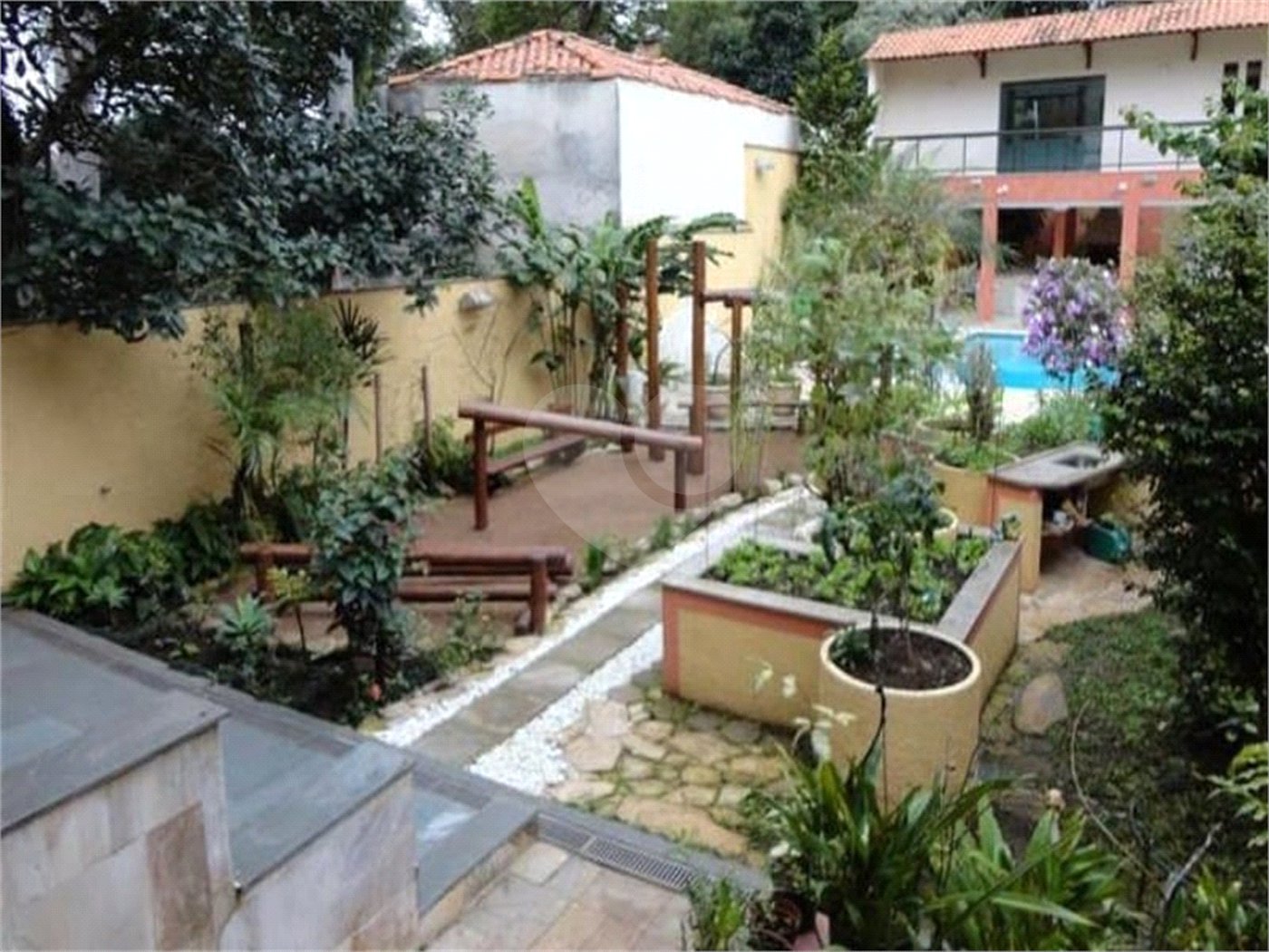 Sobrado à venda com 6 quartos, sendo 2 suítes, em Horto Florestal, São Paulo, SP