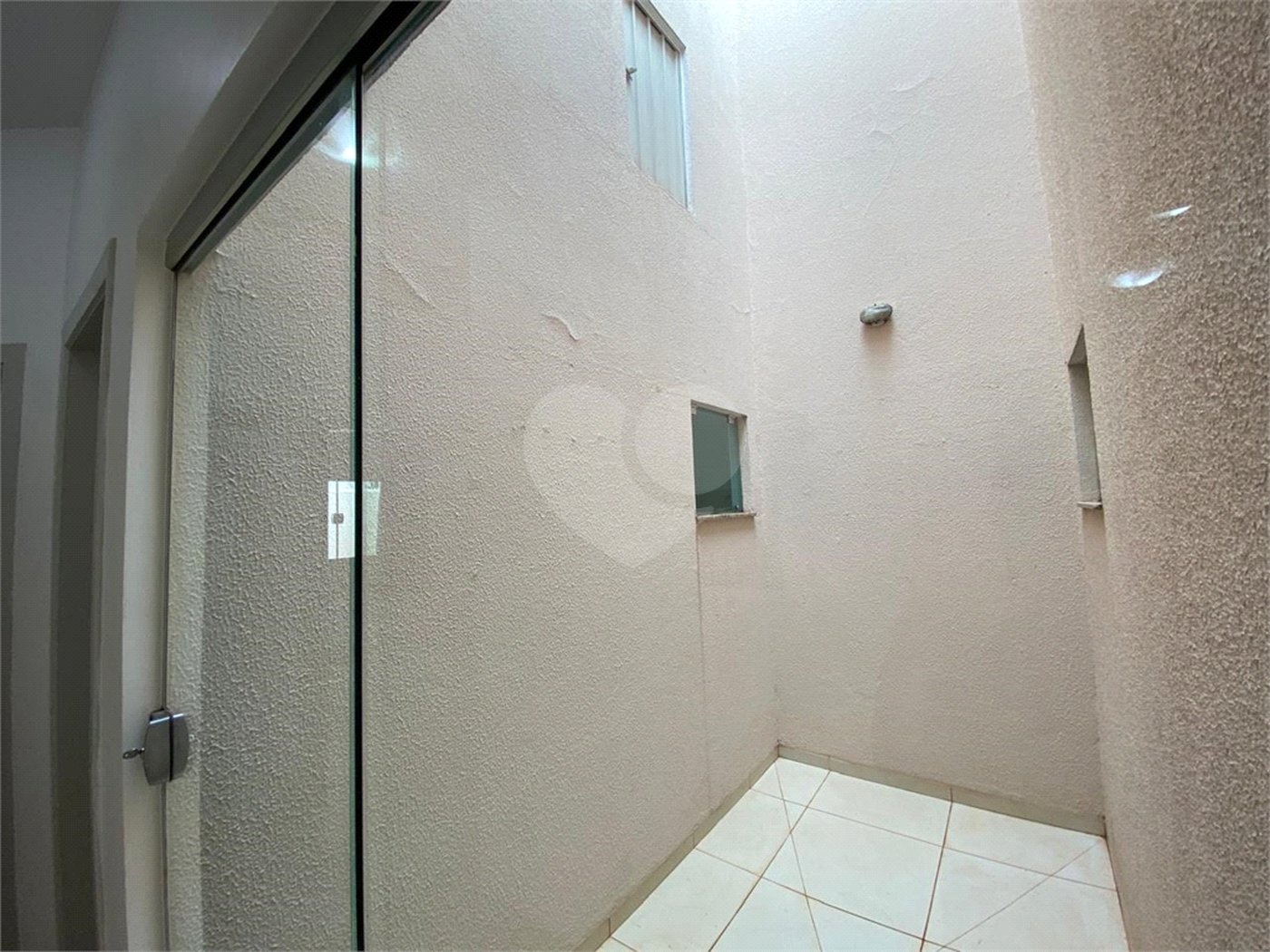 Casa à venda com 3 quartos, sendo 1 suíte,  em Jardim Jamaica, Ponta Porã, MS