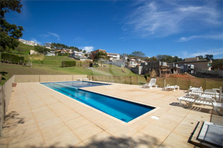 Casa à venda com 3 suítes no condomínio Altos de São Roque, São Roque - SP