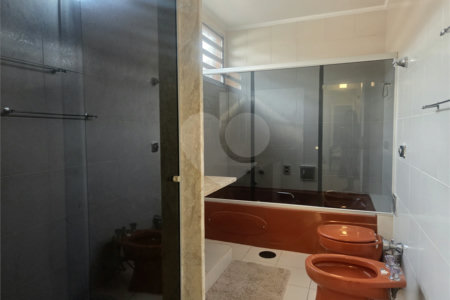 Sobrado à venda com 4 quartos, sendo 2 suítes,  em Jardim Marajoara, São Paulo, SP