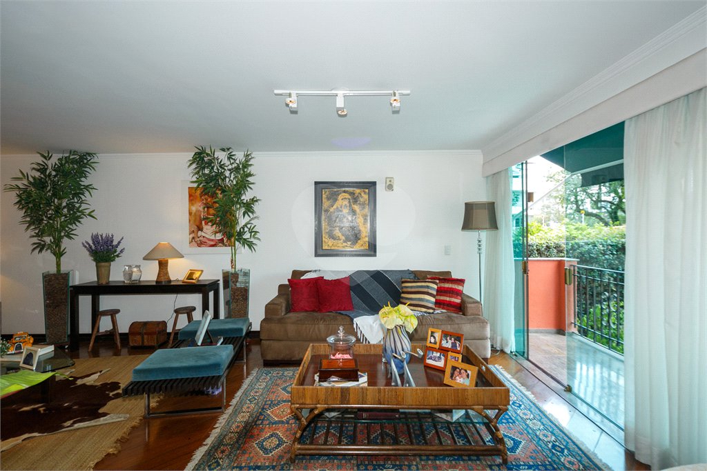 Casa Térrea à venda com 3 quartos, sendo 2 suítes,  em Brooklin Paulista, São Paulo, SP