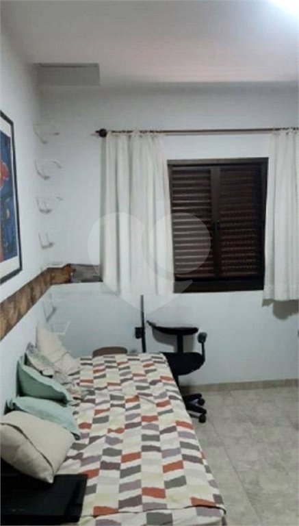 Sobrado à venda com 4 quartos, sendo 2 suítes, em Tremembé, São Paulo, SP