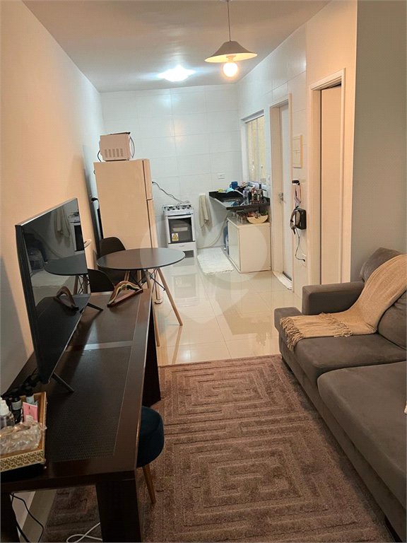 Casa à venda com 2 suítes no condomínio Jd. Avelino II, São Paulo - SP