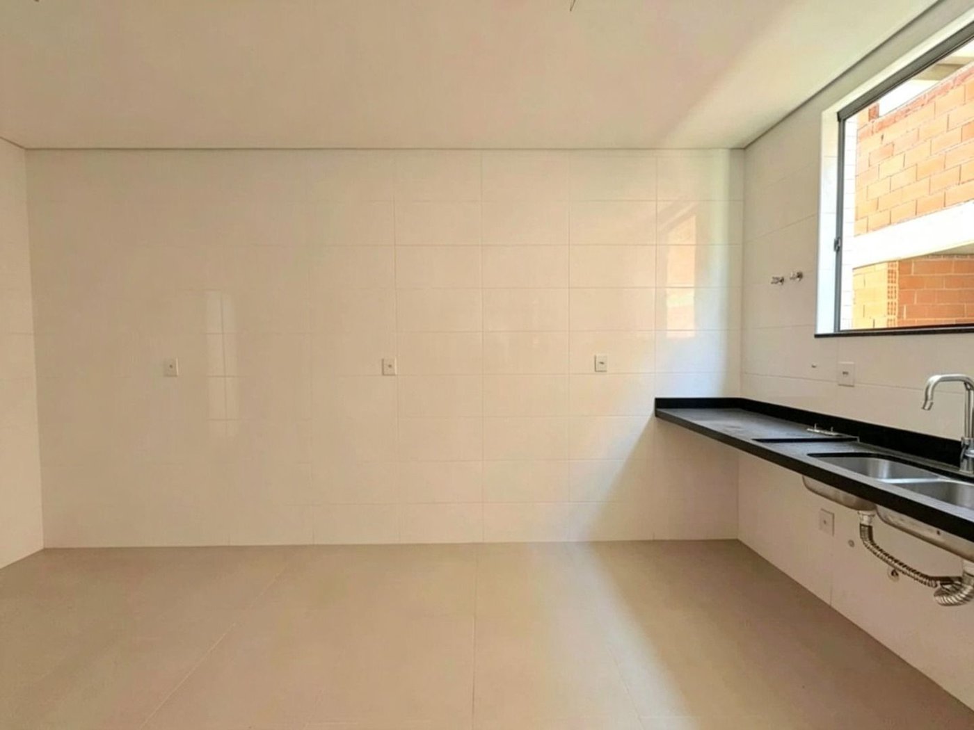 Sobreposta Alta à Venda na Aparecida em Santos | 3 Suítes | Piscina | Salão de Festas | 2 Vagas | 202 m²
