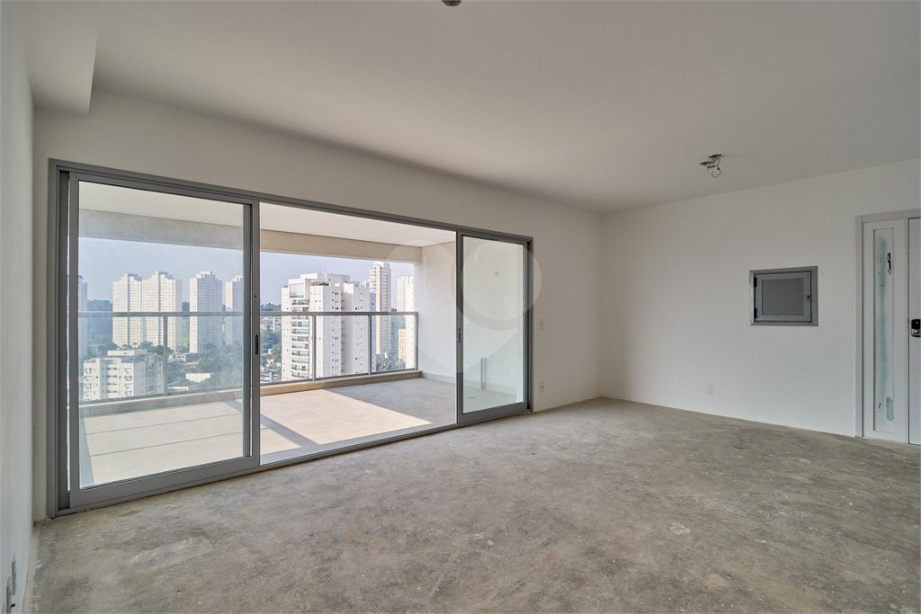 Apartamento à venda com 3 quartos, sendo 1 suíte, em Jardim Marajoara, São Paulo, SP