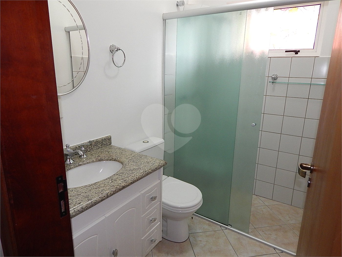 Casa à venda com 3 quartos, sendo 1 suíte, no condomínio Alpes de Vinhedo, Vinhedo - SP