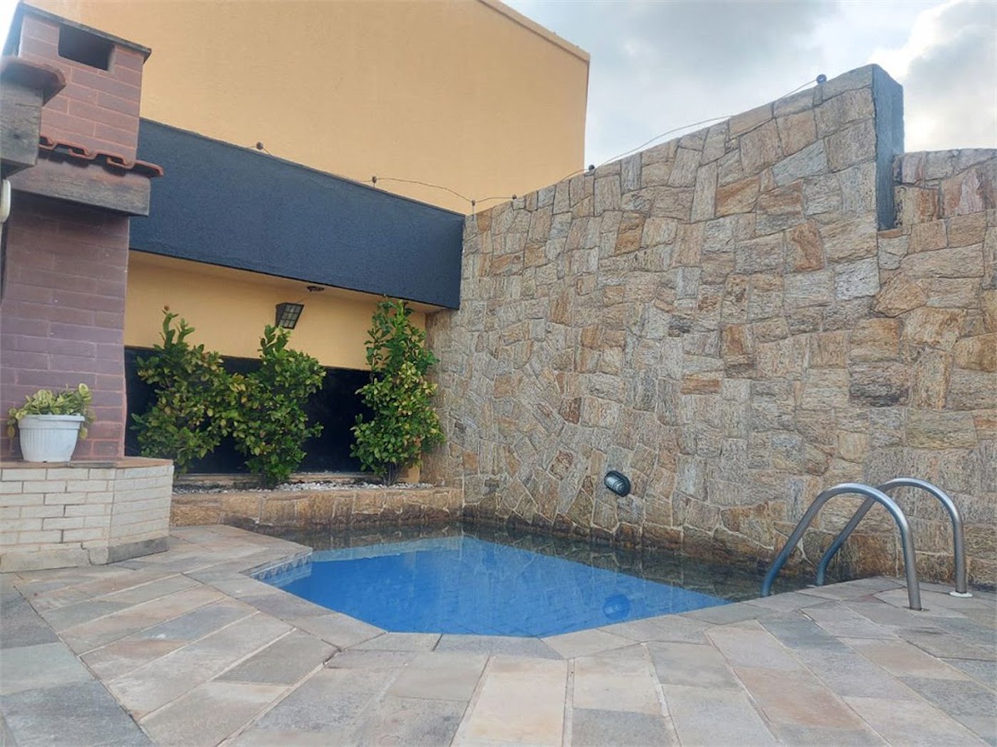 Apartamento Residencial à venda, Enseada, Guarujá - AP0517.