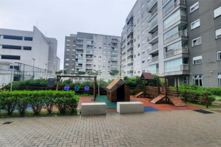 Apartamento à venda com 3 quartos, sendo 1 suíte,  em Campo Grande, São Paulo, SP