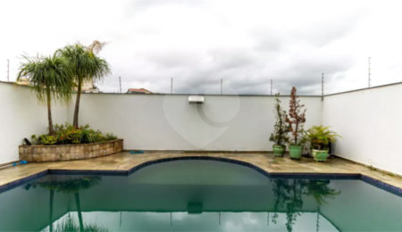 Sobrado à venda com 3 quartos, sendo 1 suíte,  em Tremembé, São Paulo, SP
