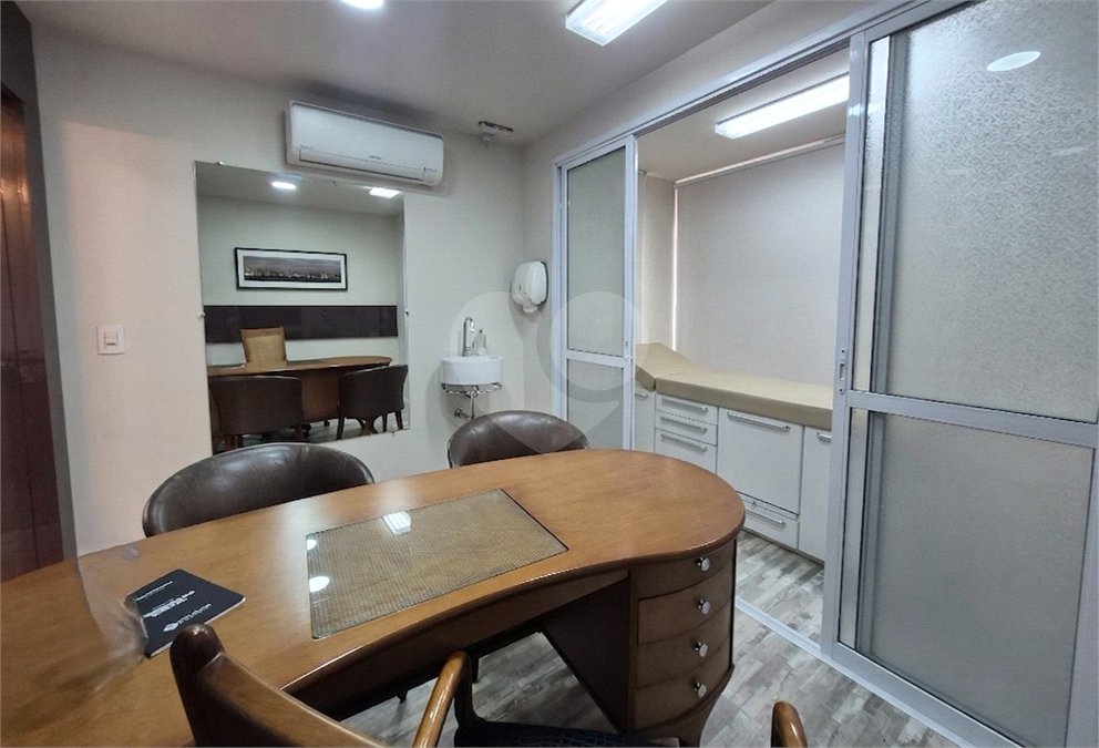 Sala comercial para venda ou locação na Brig.ís Antônio entre Paulista e Parque do Ibirapuera, 70 m², duas vagas de garagem