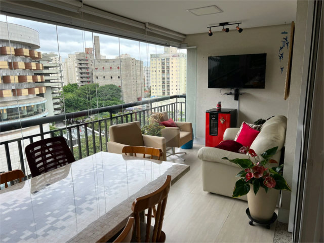 Apartamento à venda com 3 quartos, sendo 1 suíte,  em Barra Funda, São Paulo, SP