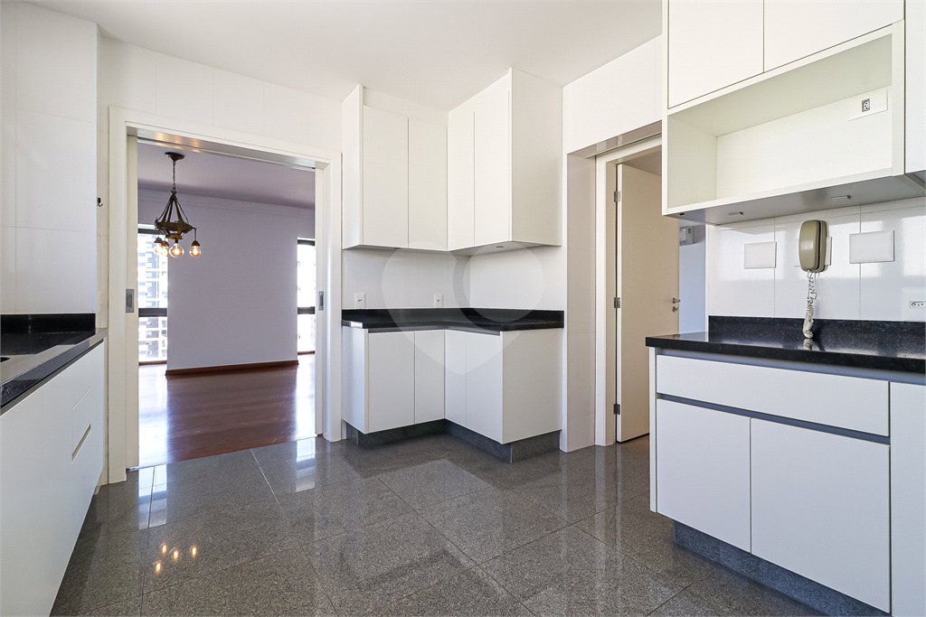 Apartamento à venda com 3 suítes em Cidade Monções, São Paulo, SP