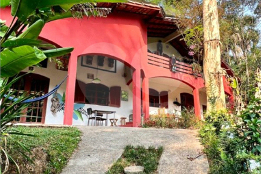 Casa à venda com 4 quartos, sendo 1 suíte, em Serra da Cantareira, Mairiporã, SP