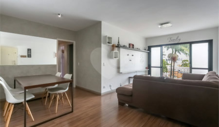 Apartamento à venda com 3 quartos, sendo 1 suíte, em Santo Amaro, São Paulo, SP