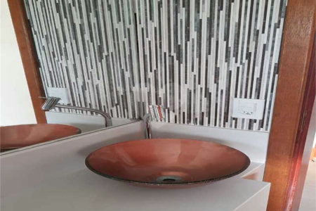 Casa à venda com 5 quartos, sendo 3 suítes, no condomínio Residencial Vale das Laranjeiras, Indaiatuba - SP