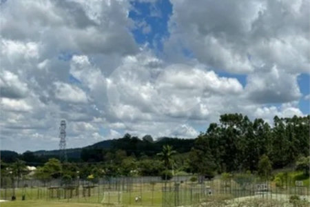 Terreno com 942m² no Condomínio 7 Lagos em Itatiba