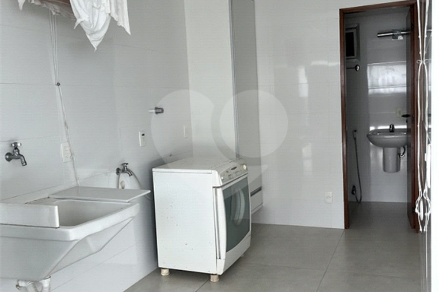Apartamento à venda ou para alugar com 3 quartos, sendo 1 suíte, em Enseada, Guarujá, SP