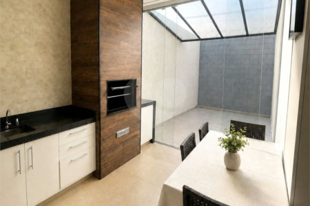 Casa à venda com 3 quartos, sendo 1 suíte, no condomínio Horto Florestal II, Sorocaba - SP