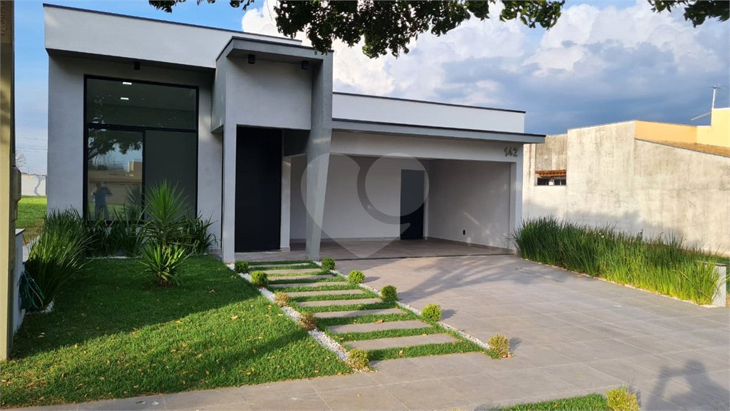 Casa à venda com 3 quartos, sendo 2 suítes, no condomínio Campos do Conde Ii, Paulínia - SP