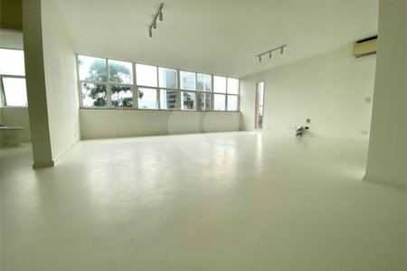 Apartamento para alugar com 3 quartos, sendo 1 suíte, em Jardim Europa, São Paulo, SP