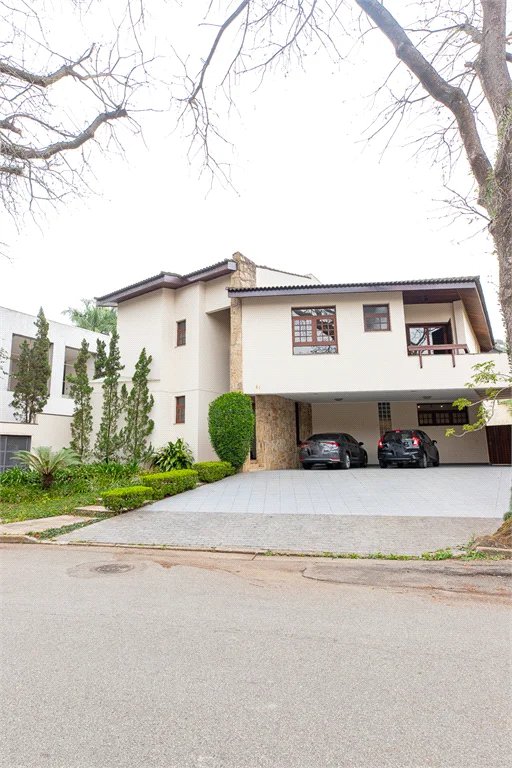 Casa à venda com 5 quartos, sendo 3 suítes, no condomínio Residencial Morumbi, São Paulo - SP