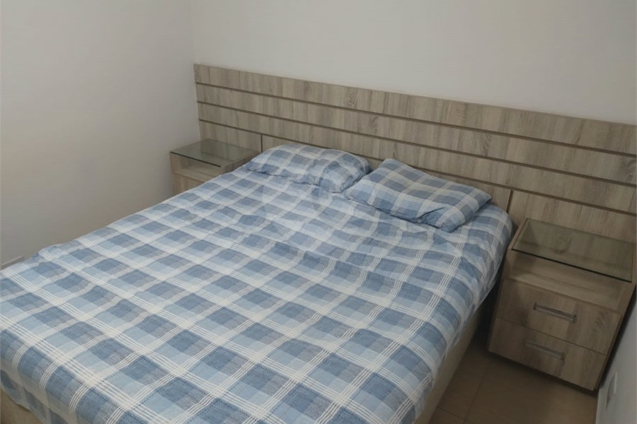 Casa à venda com 2 quartos, sendo 1 suíte, no condomínio Residencial Karen, São Paulo - SP