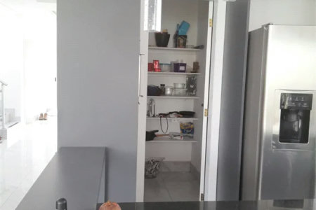 Casa à venda com 3 suítes em Moinho Velho, Cotia, SP