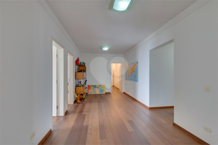 Apartamento à venda com 4 suítes em Alto da Boa Vista, São Paulo, SP