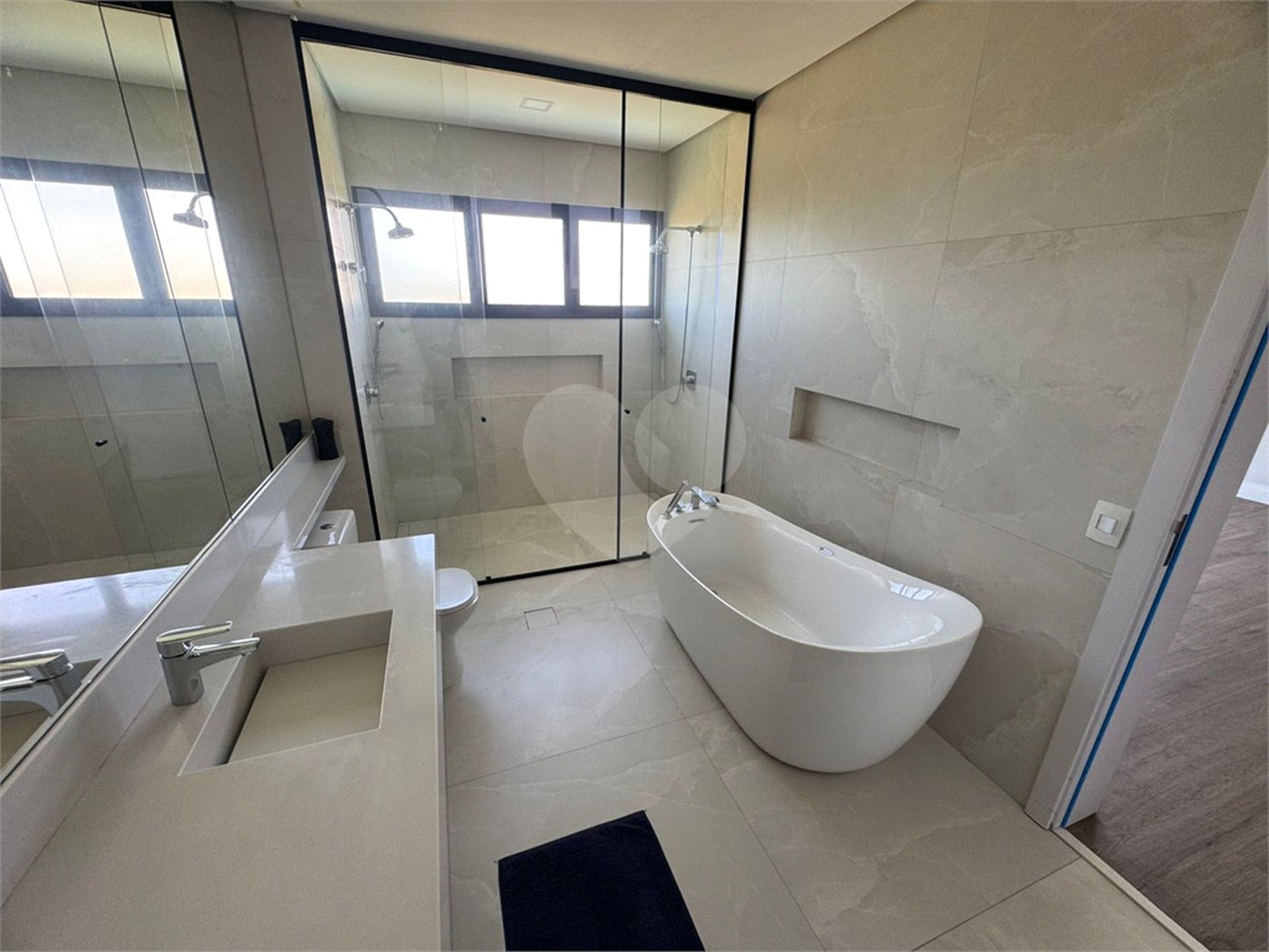 Casa à venda com 4 suítes no condomínio Villas do Golf, Itu - SP