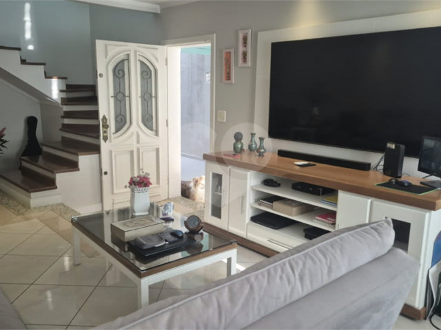 Sobrado à venda com 3 quartos, sendo 1 suíte,  em Tremembé, São Paulo, SP