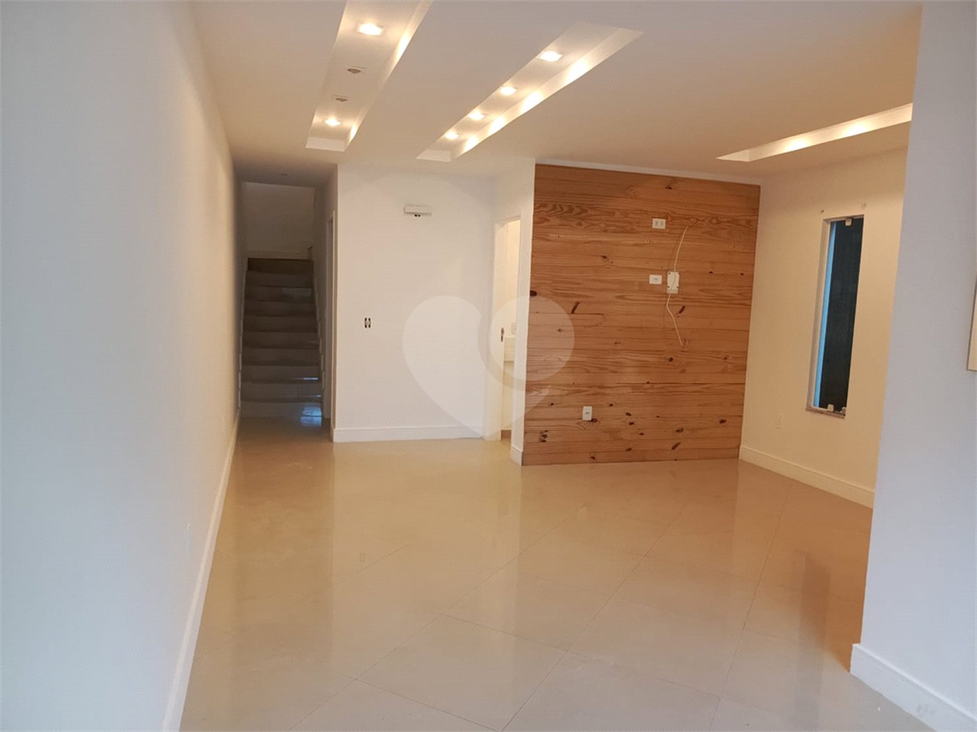 Casa à venda com 3 quartos, sendo 1 suíte, no condomínio Paraíso Classe A, Rio de Janeiro - RJ