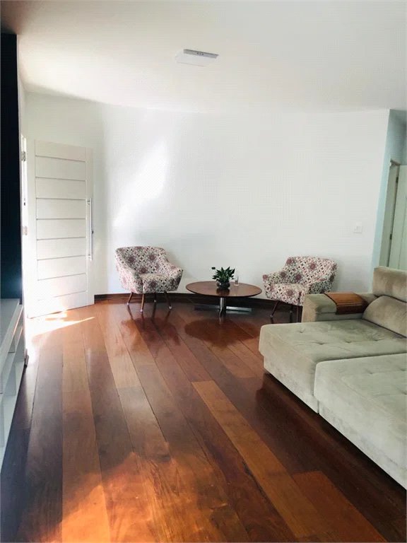 Casa Térrea à venda com 3 quartos, sendo 1 suíte, em Jardim Londrina, São Paulo, SP