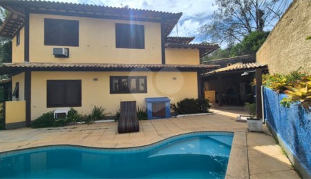 Casa em condomínio à venda com 5 quartos, sendo 4 suítes,  em Geribá, Armação dos Búzios, RJ