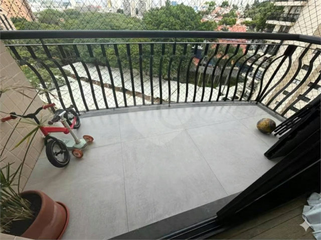 Apartamento à venda com 3 quartos, sendo 1 suíte,  em Santo Amaro, São Paulo, SP
