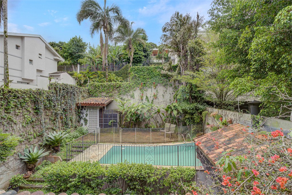 Casa de Vila à venda ou para alugar com 3 suítes em Jardim dos Estados, São Paulo, SP