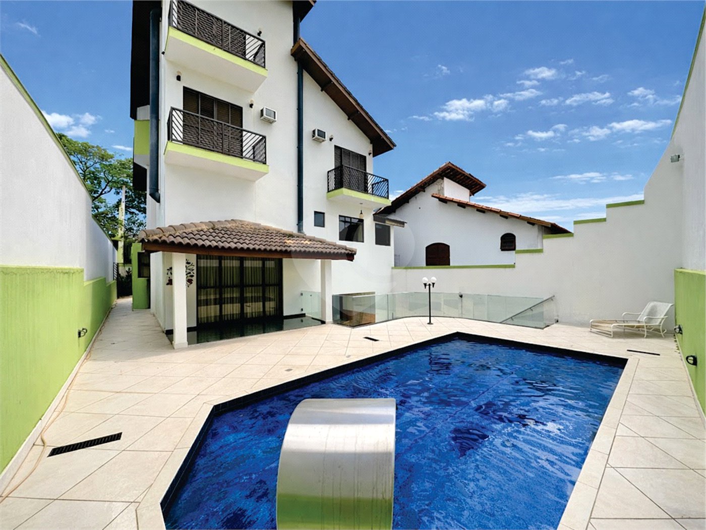 Casa à venda com 4 suítes no condomínio San Diego Park, Cotia - SP